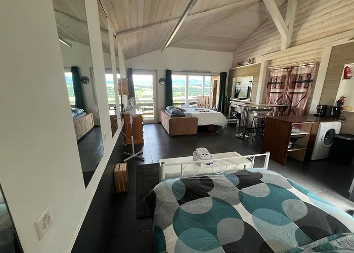 Loft Des Milans, Petit Nid Douillet Perché Sur La Campagne