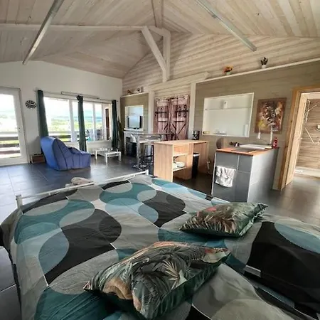 Апартаменты Loft Des Milans, Petit Nid Douillet Perche Sur La Campagne *