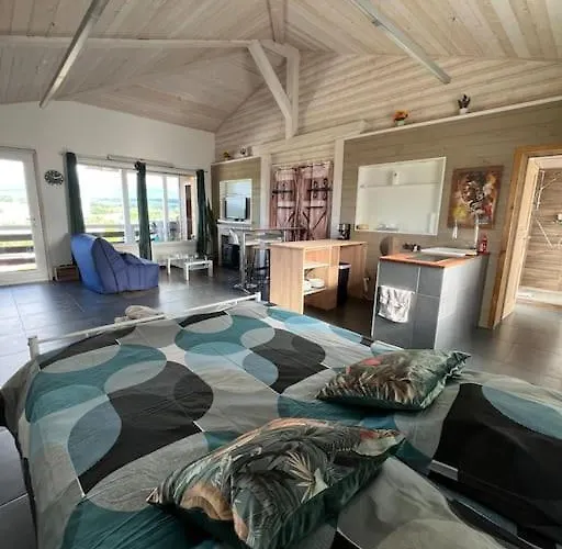 Апартаменты Loft Des Milans, Petit Nid Douillet Perche Sur La Campagne *